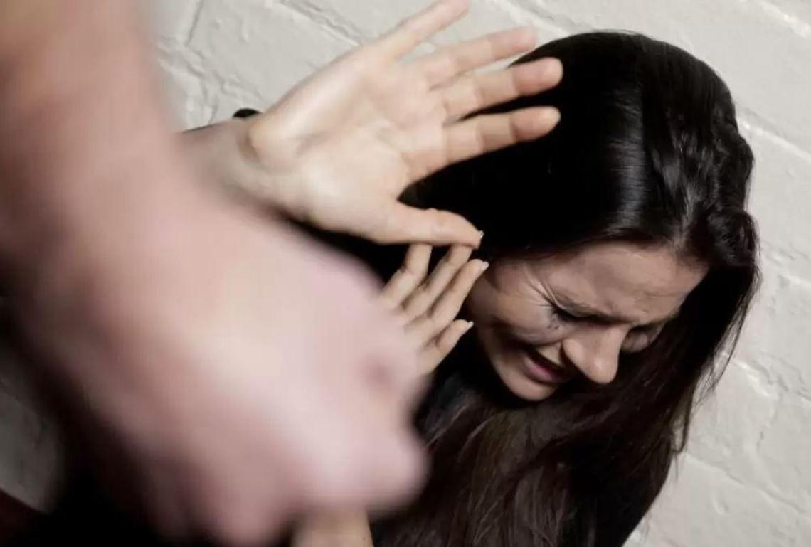 Botte alla moglie, condannato a 4 anni