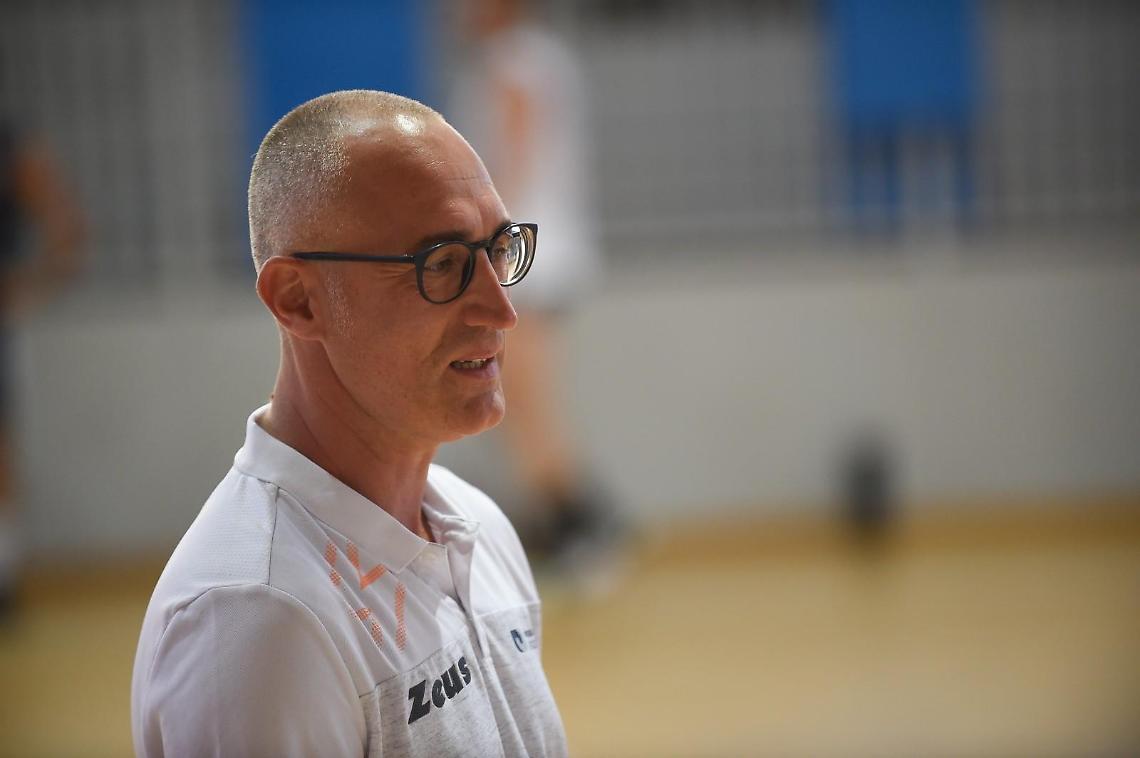Basket, il coach Di Manno lascia la panchina del Benacquista Assicurazioni