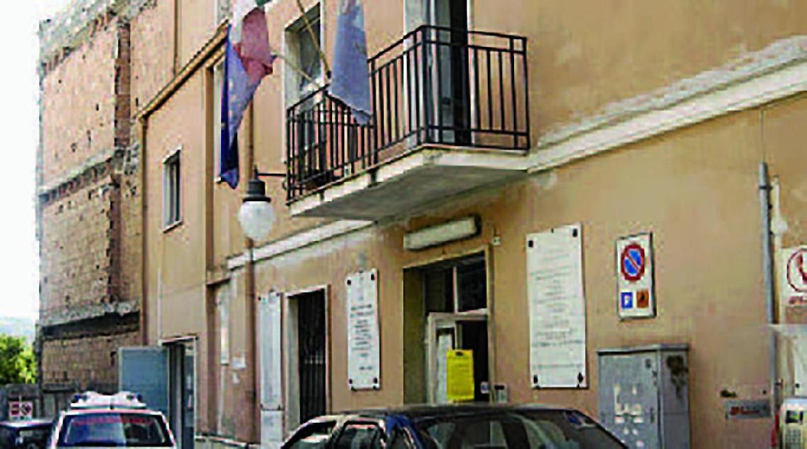 Accumulo rifiuti e animali in casa: l'intervento della Asl e Polizia Locale