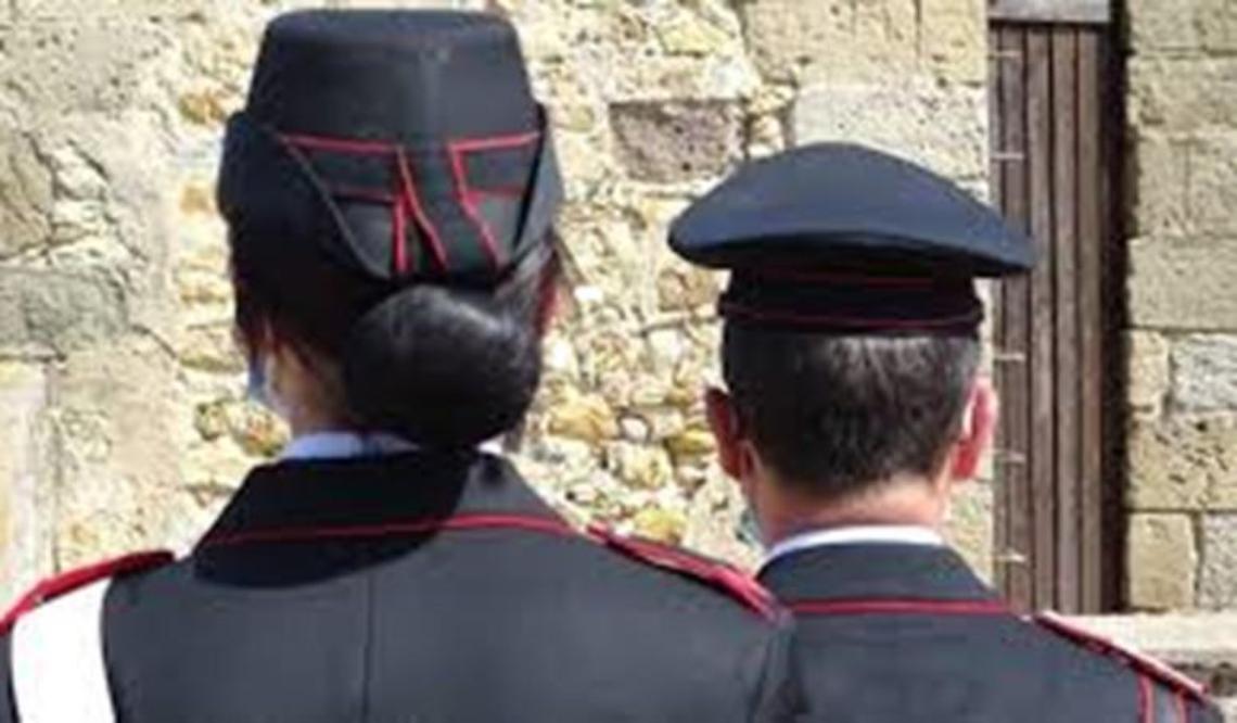Pugni e schiaffi contro la compagna incinta, scatta il divieto di avvicinamento