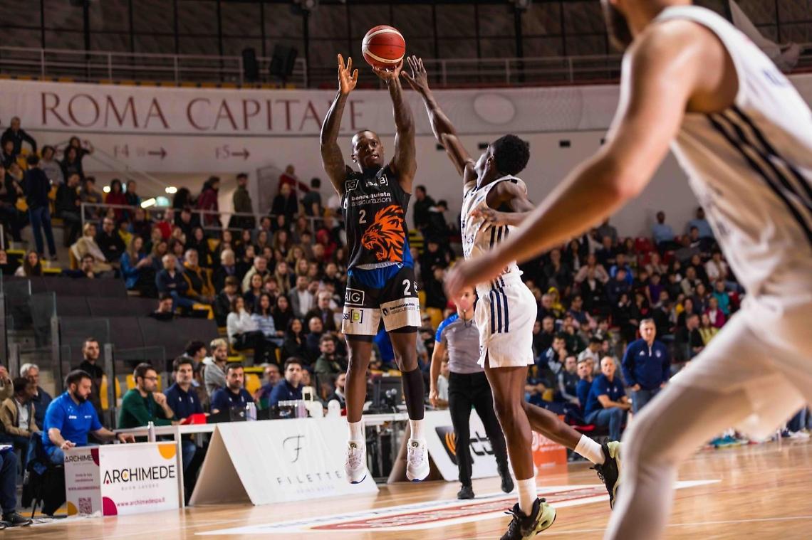 Riscossa Latina Basket: espugnato il campo di  Monferrato