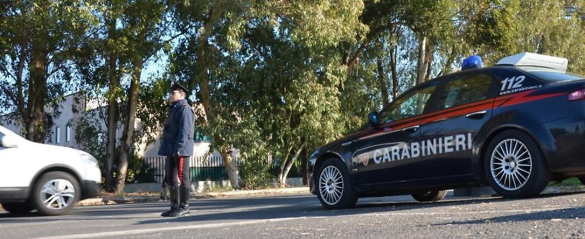Non rispetta il divieto di avvicinamento all'ex, scattano i domiciliari