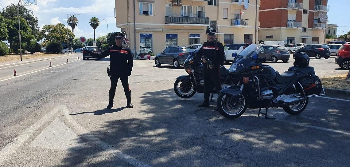 Arrestato 40enne per lesioni personali, porto abusivo di armi e atti persecutori