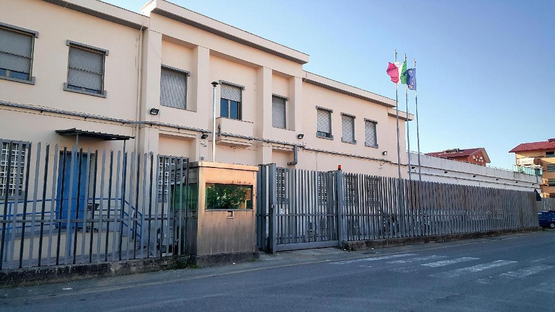 Testata e calci, arrestato gambiano si infuria anche in carcere