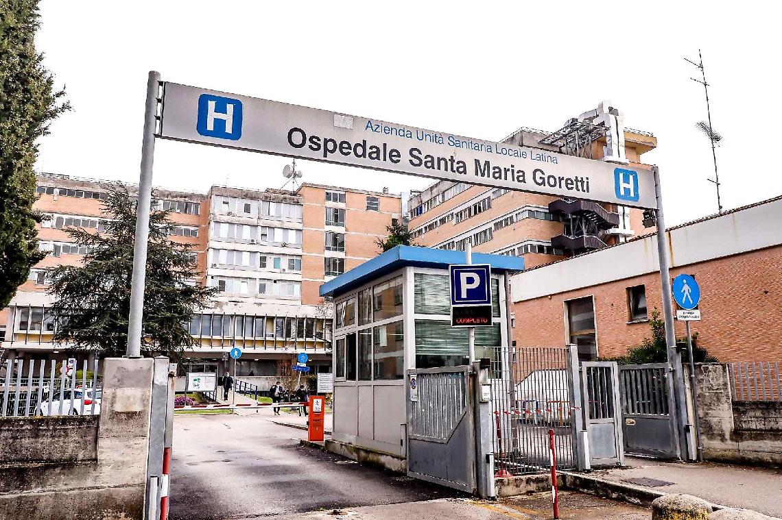 Giocattoli e libri ai piccoli pazienti del reparto di pediatria