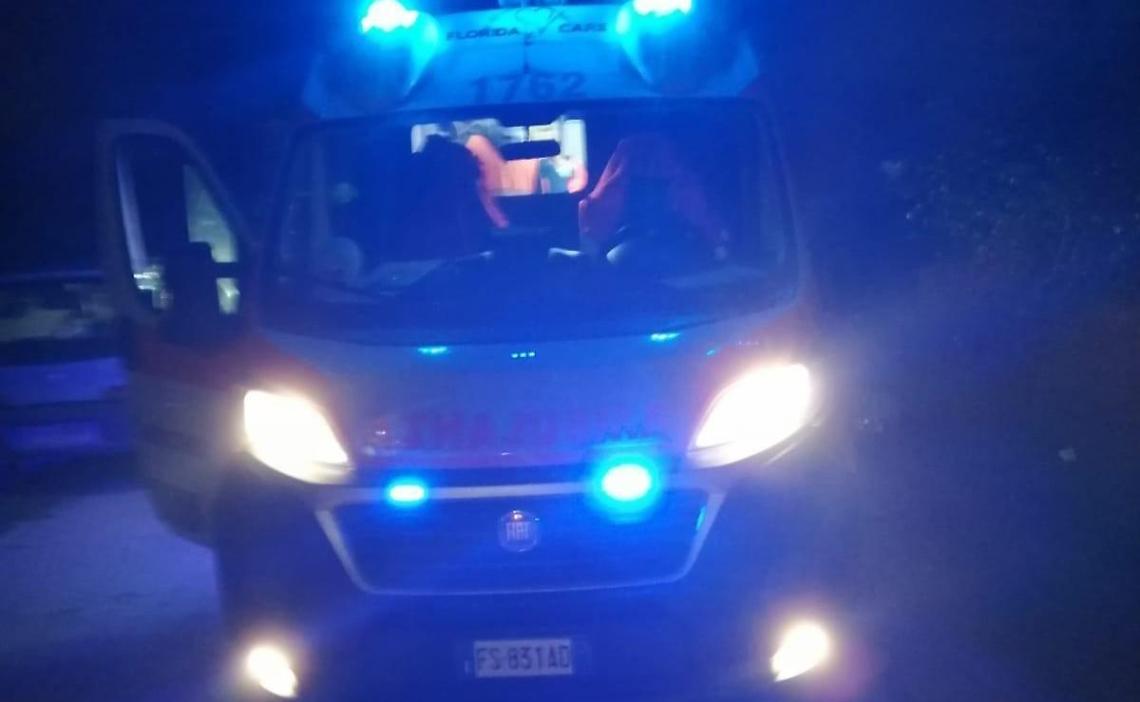 Picchiava il padre disabile per 40 euro