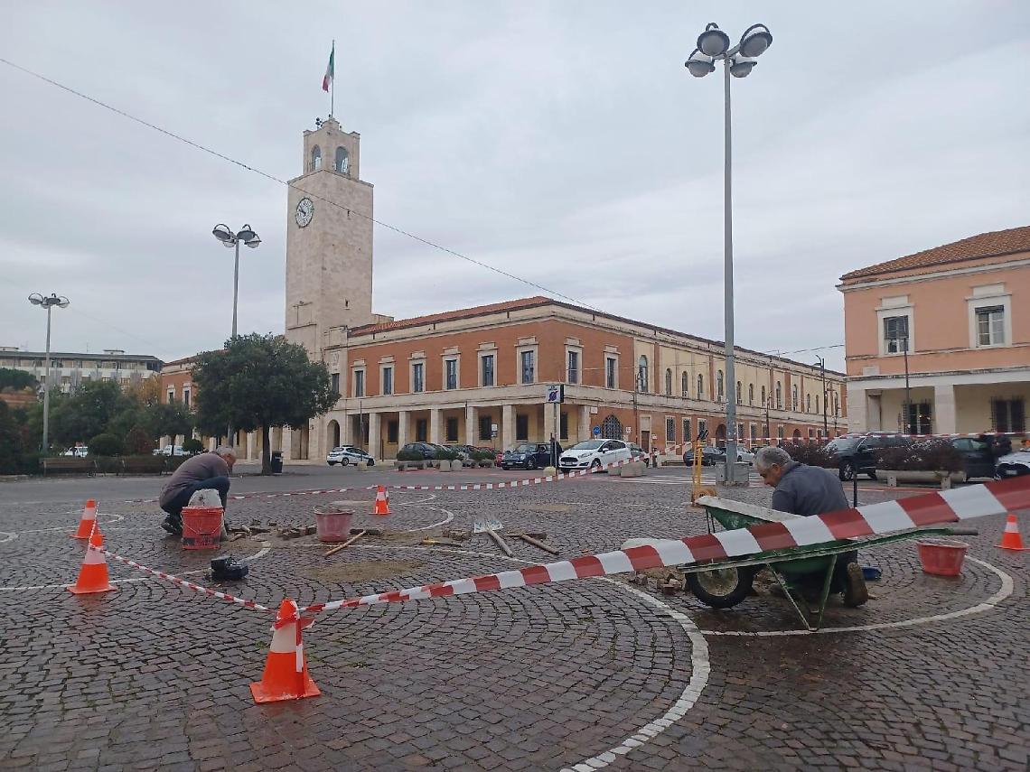 Piazza del Popolo, al via la sostituzione dei sanpietrini