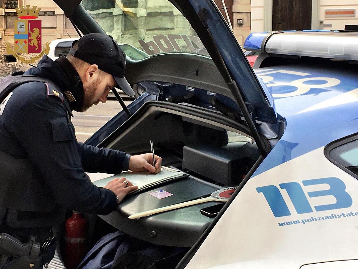 Verso Barcellona con l'auto contraffatta: arrestato
