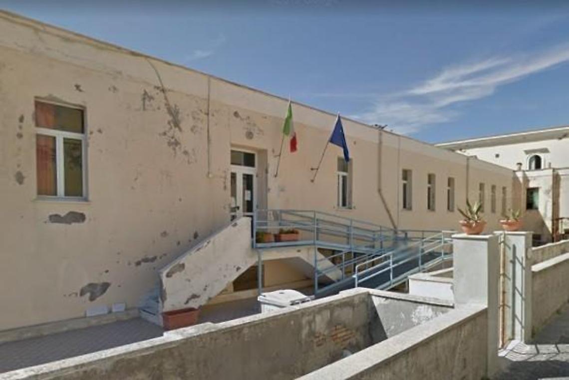 «Salvare la scuola di Ponza»
