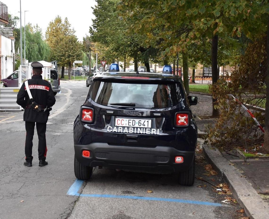 Controlli nel quartiere Nicolosi, fermato un 40enne con un tirapugni in auto