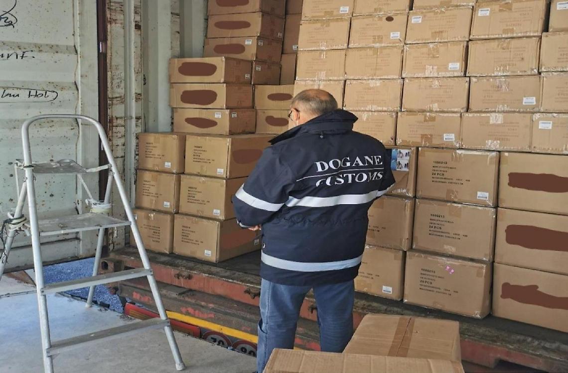 Decespugliatori e soffiatori non conformi, scatta il sequestro