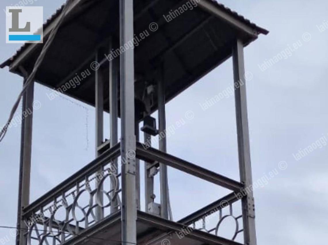 Rubano le campane di Casal Bruciato