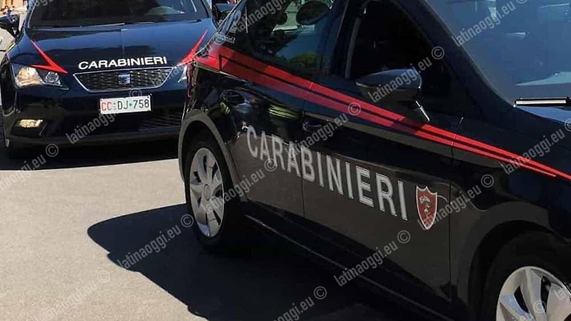 Ruba in un auto e poi fugge alla vista dei carabinieri: arrestato