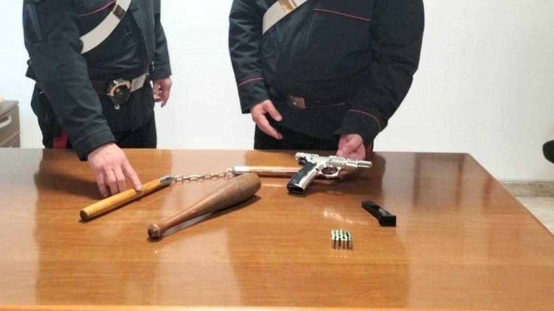 Porto abusivo d'arma, arrestato