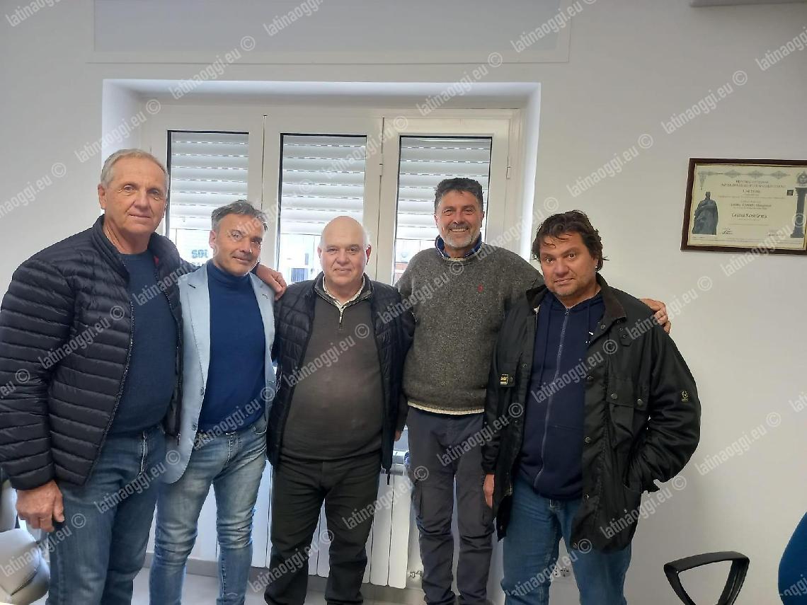 Maurizio Lavezzo,  Michele De Luca,  Gabriele Marziali,  Franco Vona e Roberto Miliucci del comitato agricoltori apriliani