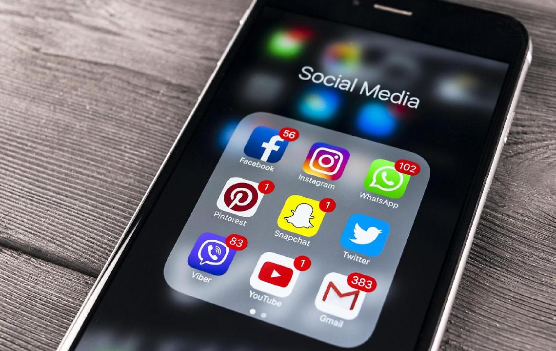 Frodi informatiche in forte crescita su Facebook, Whatsappa e criptovalute