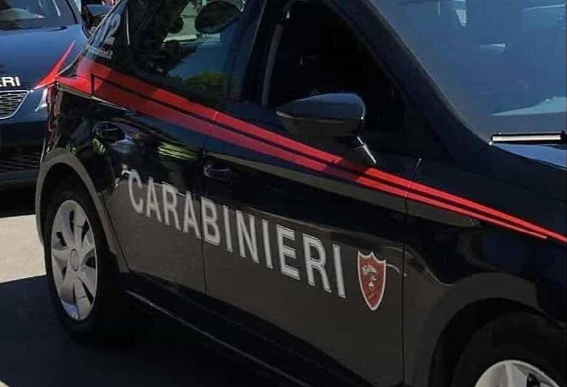 Estorsione e violazione della legge sulle armi, arrestato un 37enne