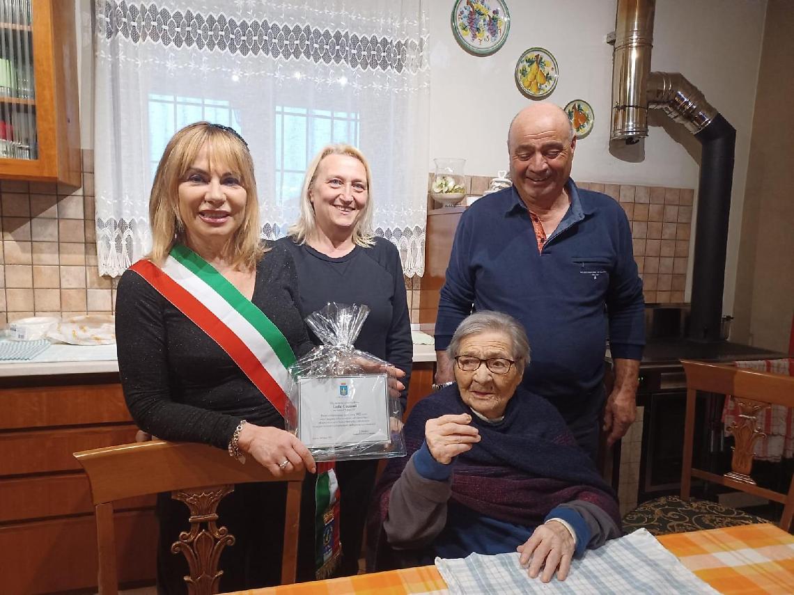 Latina festeggia la 102enne Leda Cecconi