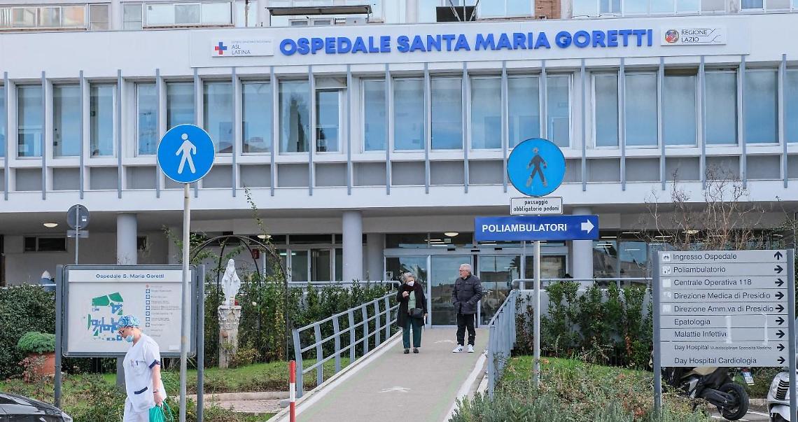 Tubo di gel nel retto, l'appello all'uomo affinché si faccia operare