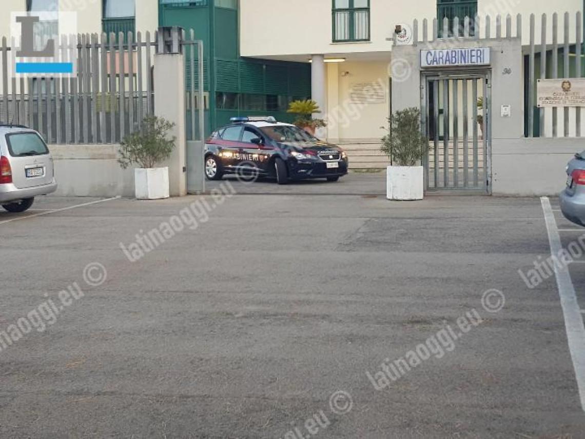 Insulta e prende a pugni la compagna, 50enne arrestati dai Carabinieri