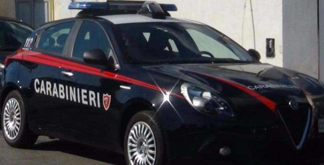 Divieto di avvicinamento e braccialetto elettronico per un 24enne