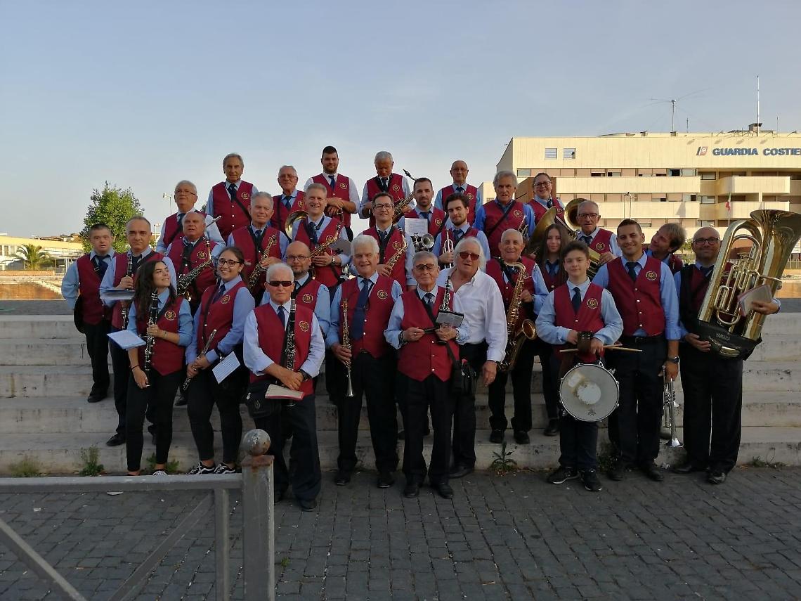 La banda musicale: «Servono giovani o rischiamo di cessare l'attività»