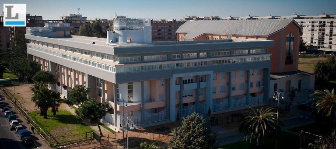 Pedofilia, prof di religione licenziato