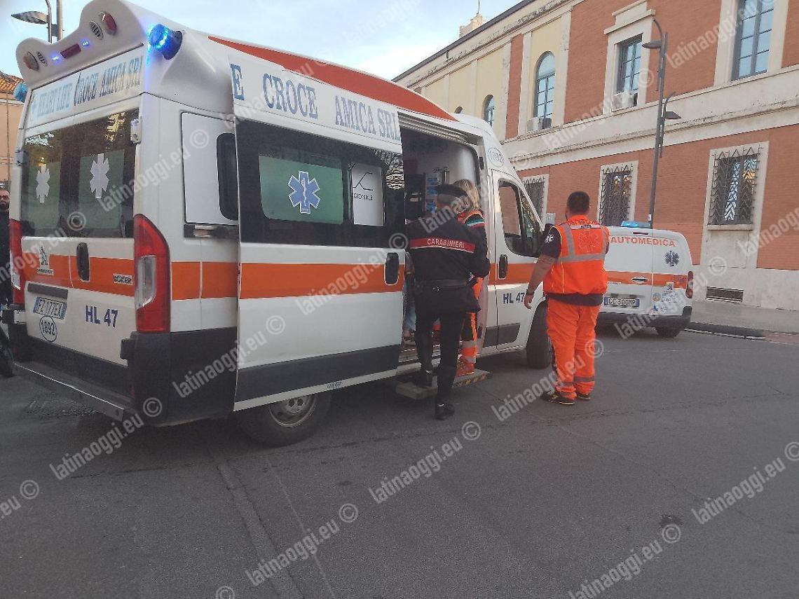 Latina, incidente in pieno centro:  paura per madre e figlia