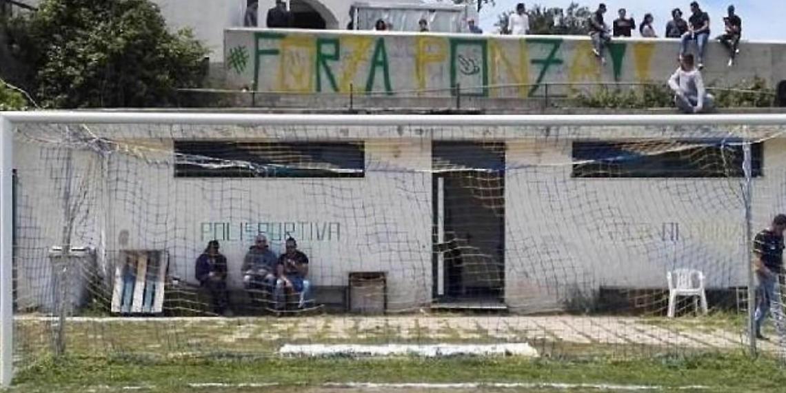 Il campo sportivo dell'isola si rifà il look