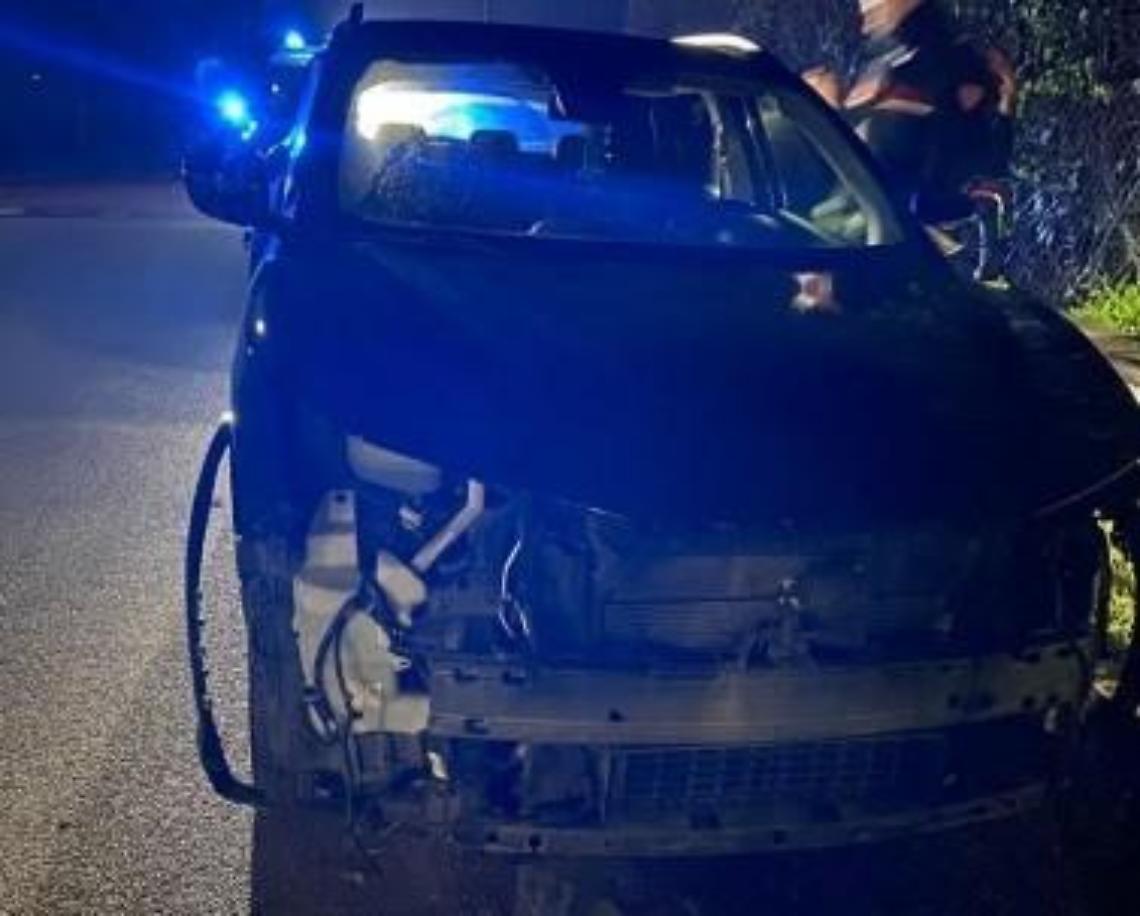 Cannibalizzata auto in sosta in via Nervi, le indagini dei Carabinieri