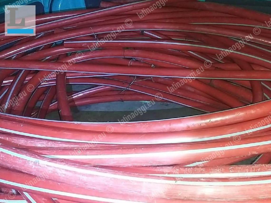 I ladri in fuga mollano tutto: recuperato un carico di rame