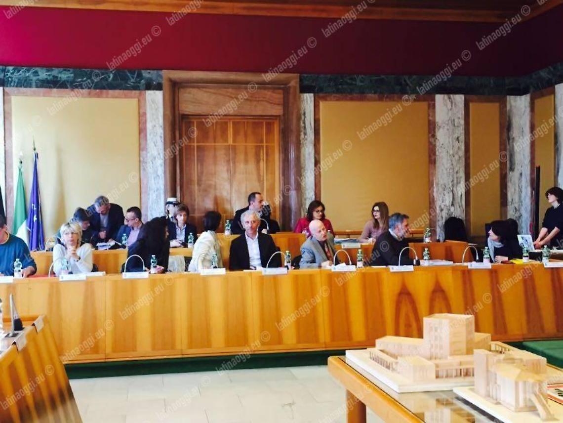 Taglio delle indennità per sindaco, consiglieri e assessori: la proposta della minoranza