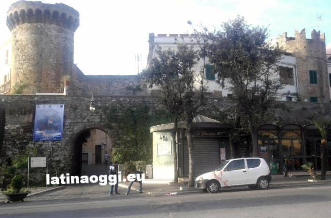 Ordinanza per il Borgo pi&ugrave; sicuro, sul web minacce al sindaco Casto che per&ograve; minimizza