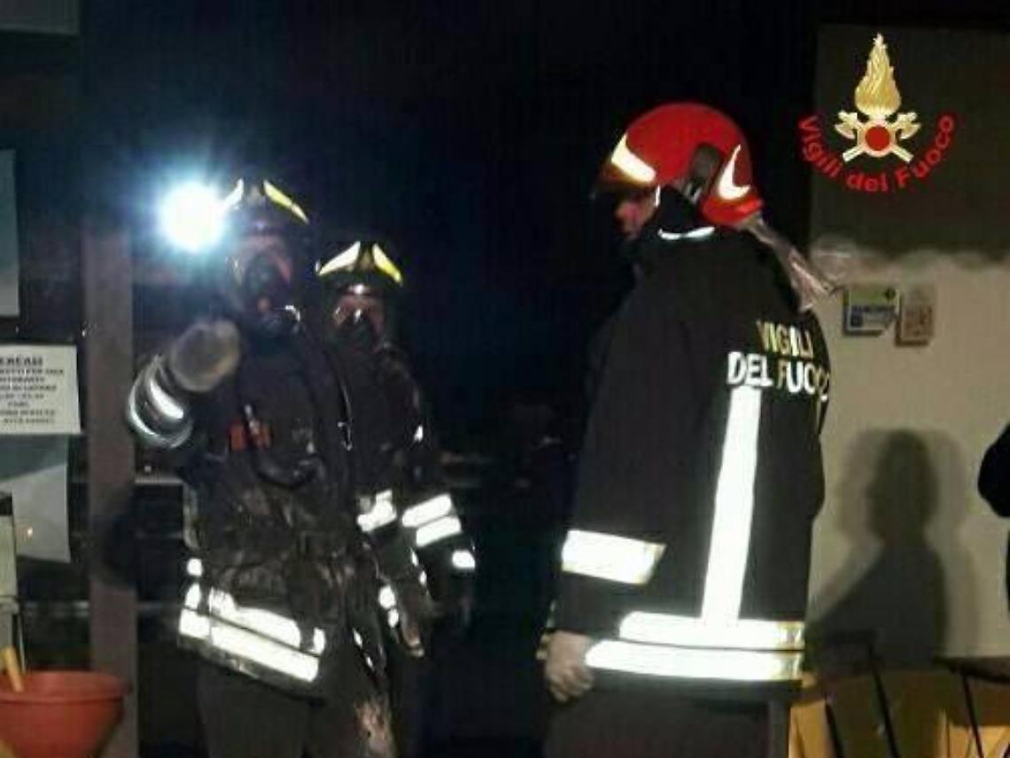 Principio di incendio in un forno nel quartiere Nuova Nascosa, rogo domato dai Vigili del Fuoco