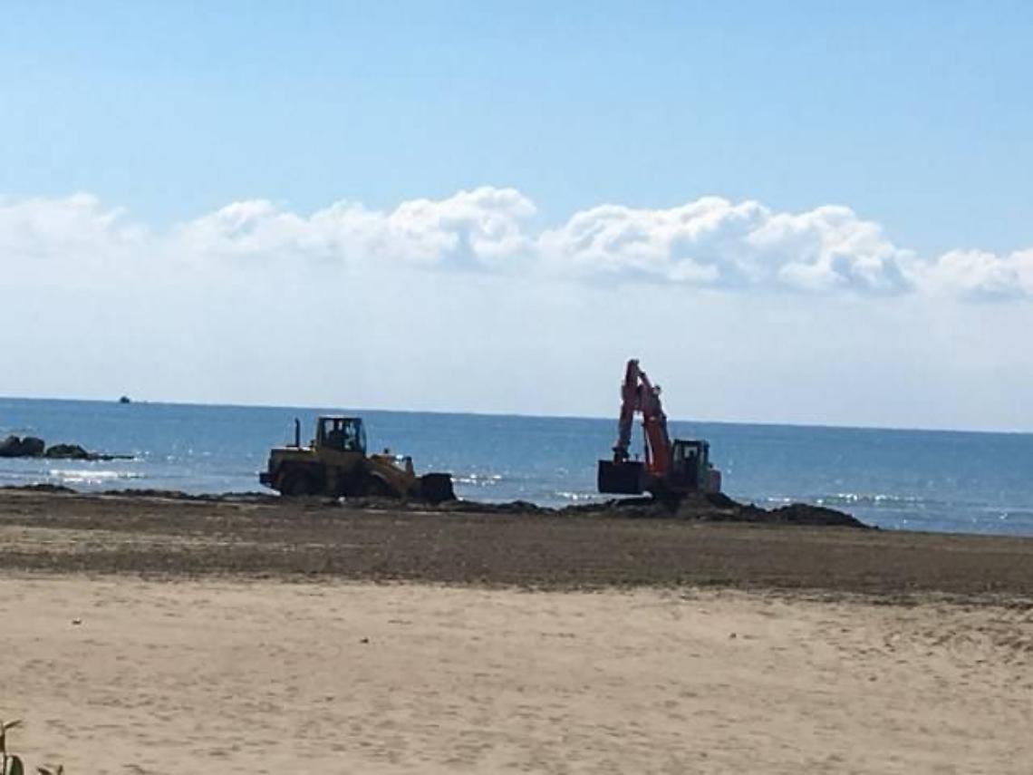 Sistemazione dell'arenile, al via i lavori a ridosso della foce del fosso Loricina