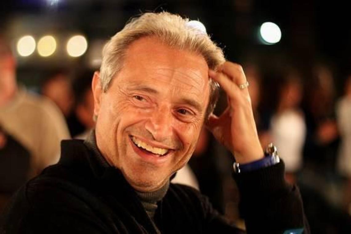 "La bussola e il cuore", Amedeo Minghi festeggia all'"Ariston" i 50 anni di carriera