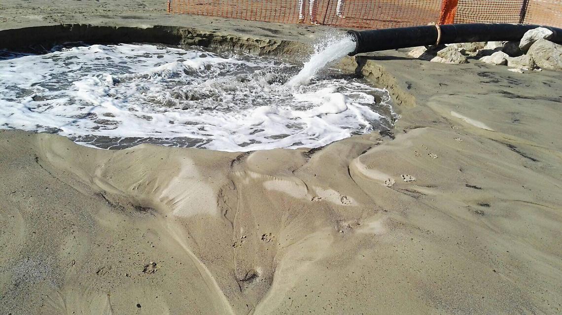 Arenile inquinato, il Comune ordina al porto turistico di avviare tutte le indagini