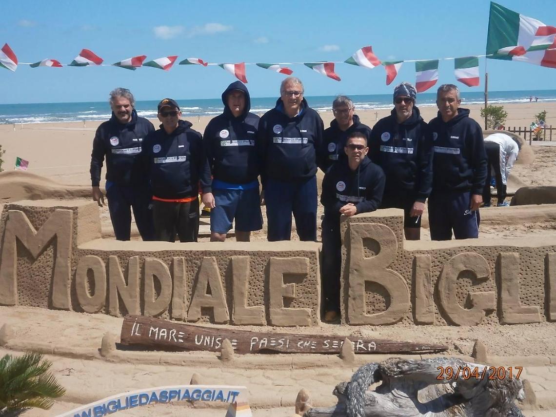 Biglie da spiaggia, i terracinesi trionfano ai campionati italiani che si sono svolti a Rimini