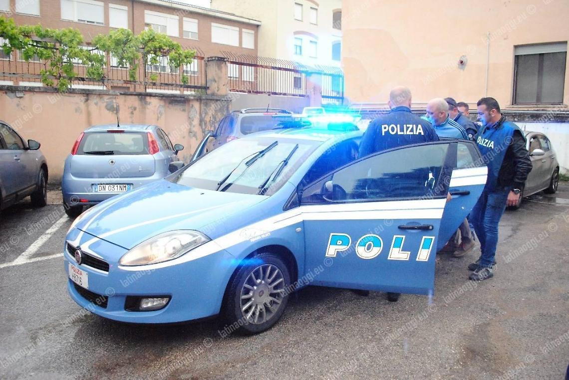 Compravendita della neonata: la madre "acquirente" si difende dal gip, il mediatore non parla