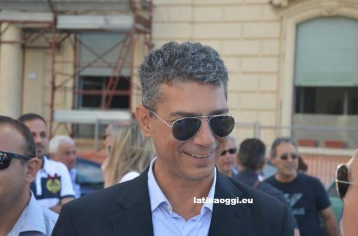 Festa e processione annullate per la nube tossica ma &egrave; una bufala, il sindaco sporge denuncia