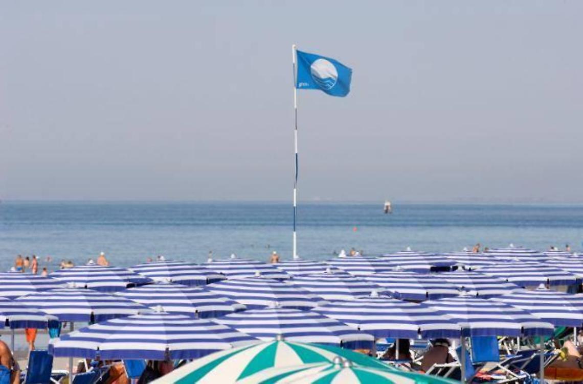 Mare pulito e servizi di qualità, sette Bandiere Blu per la provincia pontina