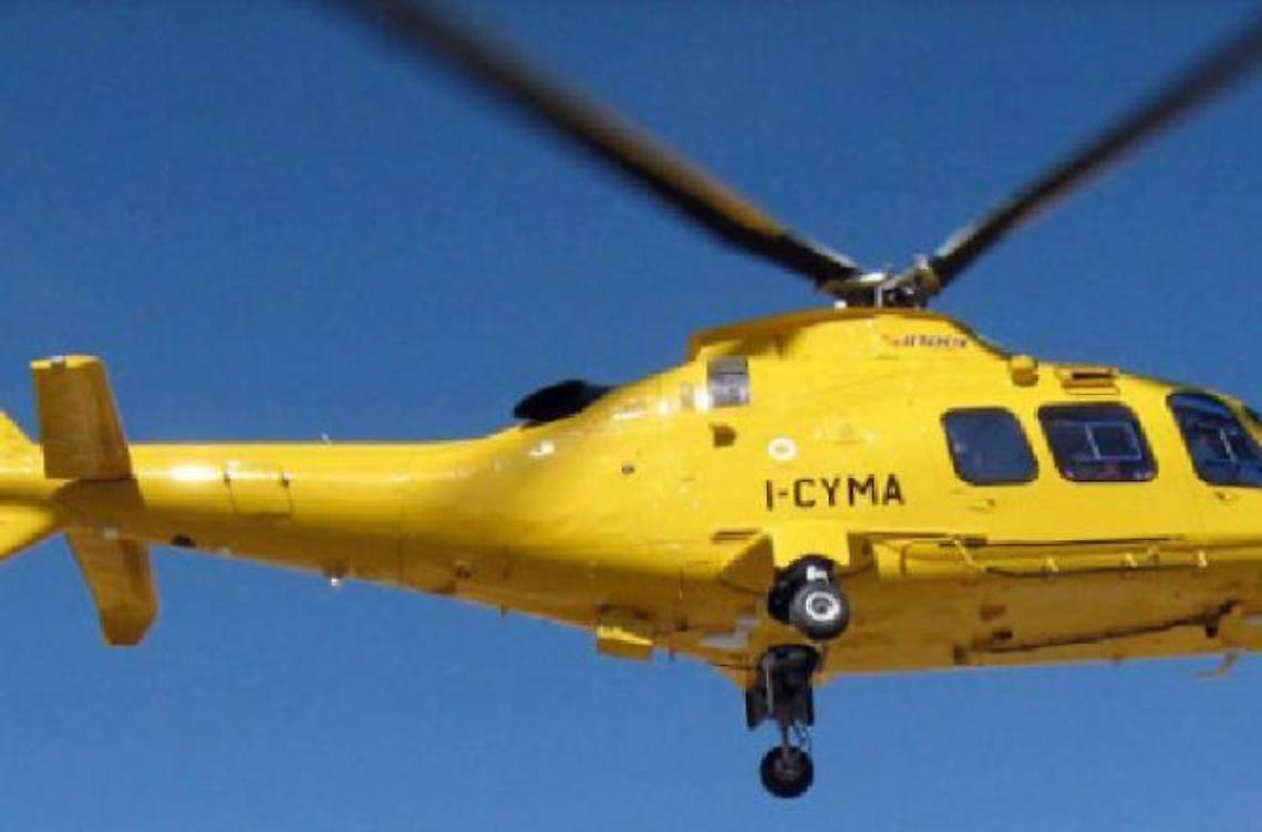 Incidente in bicicletta sul litorale di Fondi, giovane trasportata in eliambulanza a Latina