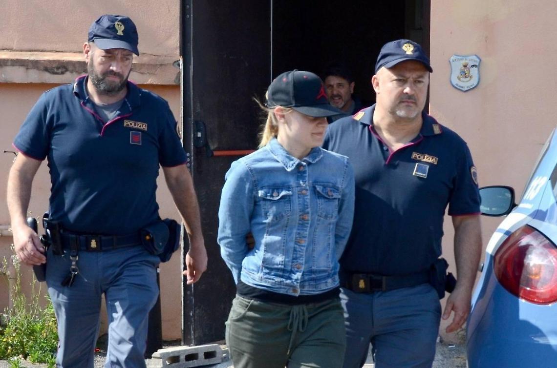 Spaccio di droga alle autolinee, convalidati gli arresti compiuti dalla squadra volante