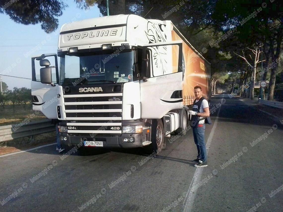 Camionista morto dopo la rapina sull'Appia, la polizia arresta quattro persone