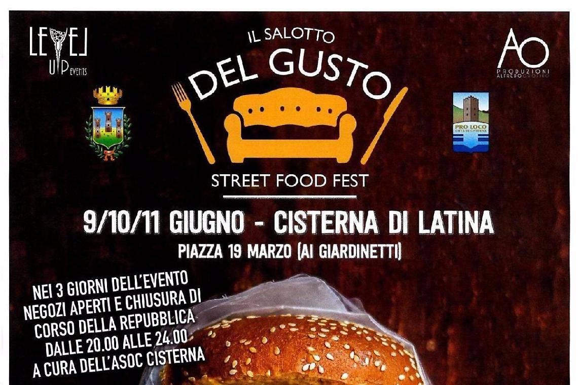 Serata inaugurale per il "Salotto del Gusto", aperti gli stand in piazza XIX Marzo