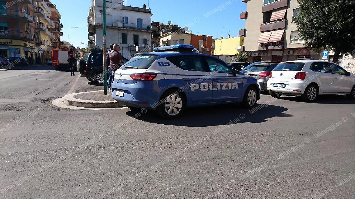 Dramma in un magazzino della scuola di polizia, un elettricista si toglie la vita