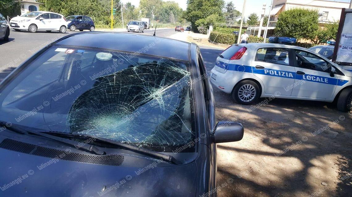 Investito all'incrocio tra Congiunte e Tor Tre Ponti, sessantenne finisce in ospedale