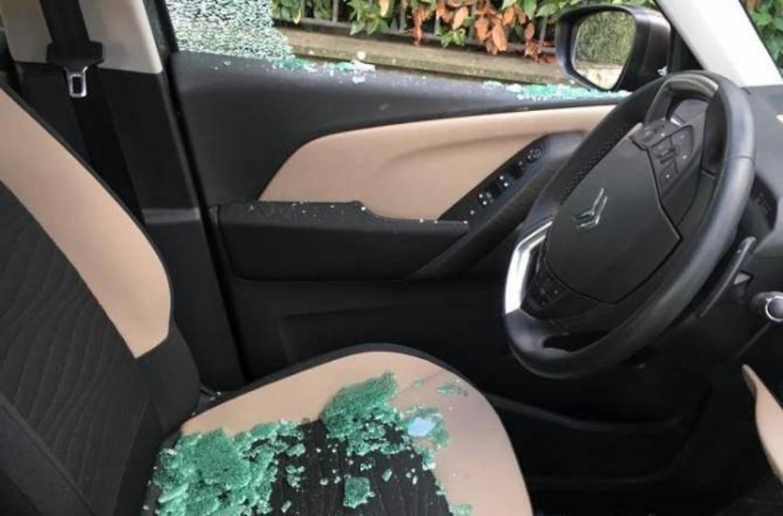 Sfondano i vetri delle automobili parcheggiate per rubare nell'abitacolo, le denunce