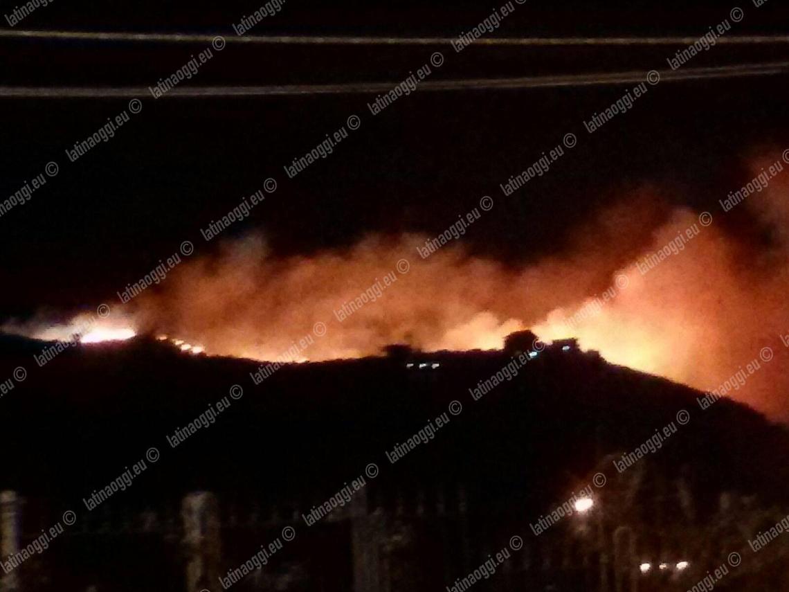 Devastante incendio sulla collina: arrestato il presunto responsabile, un pensionato del '55