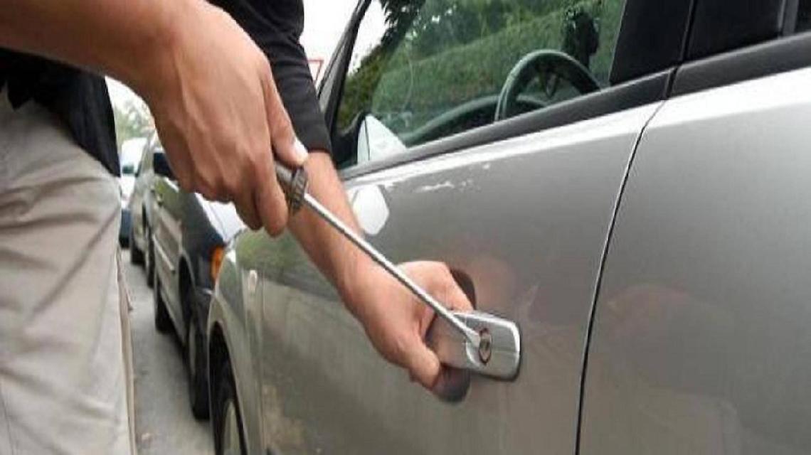 Ladri di auto scatenati, rubate nella notte una Fiat 500 Abarth e una Alfa Romeo  Giulietta